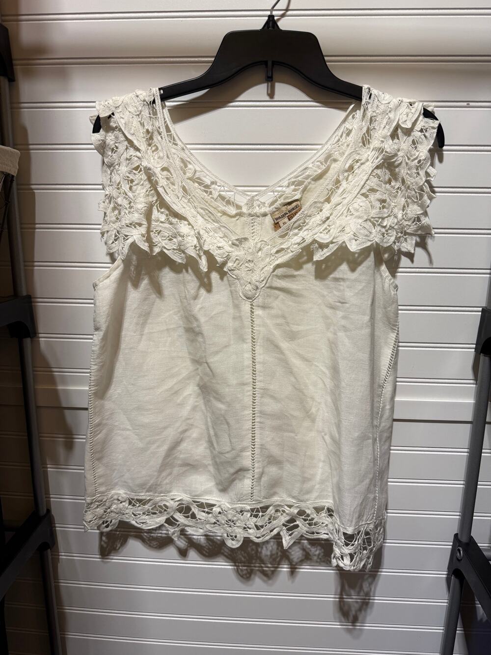 Holding Horses Linen Blend Tank W/Battenberg Lace Details & Ruffles Size XS